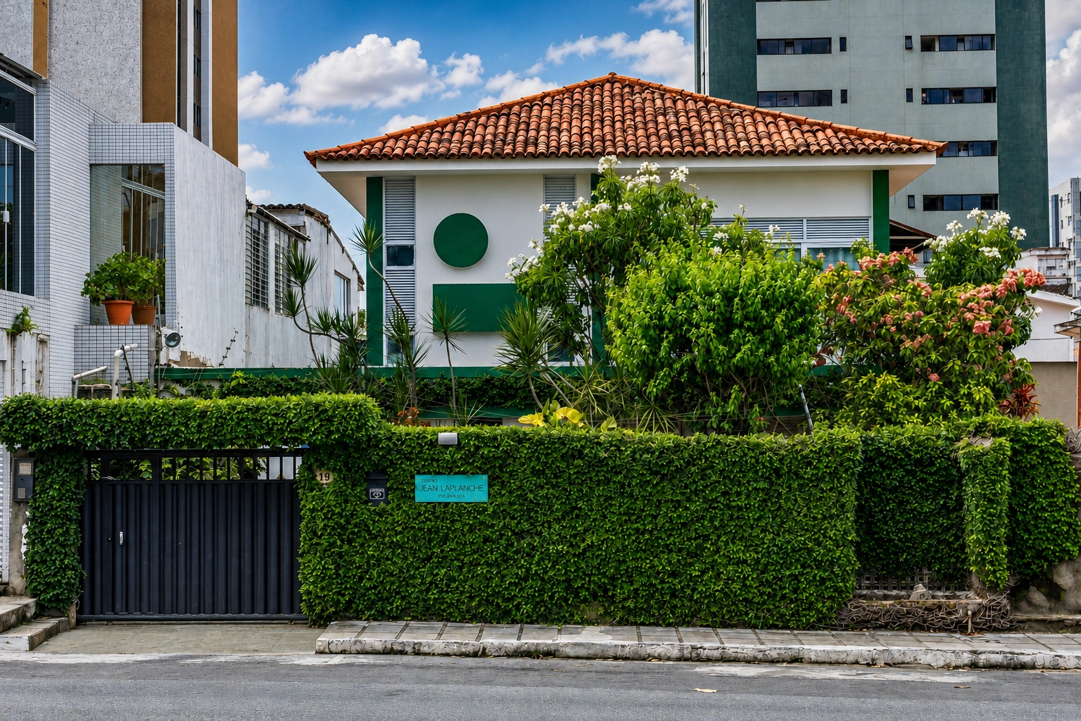 Fachada do Centro Jean Laplanche em Miramar, João Pessoa